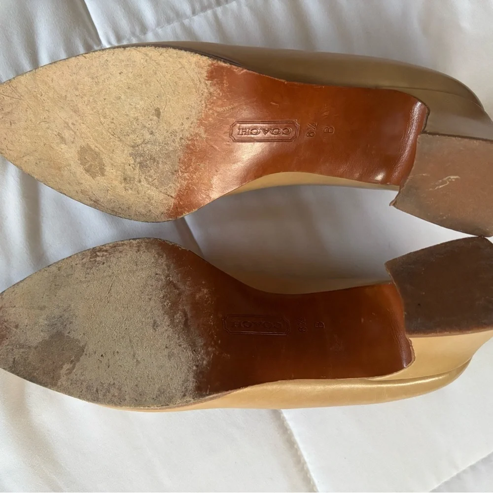 Vintage Coach Tan Pumps